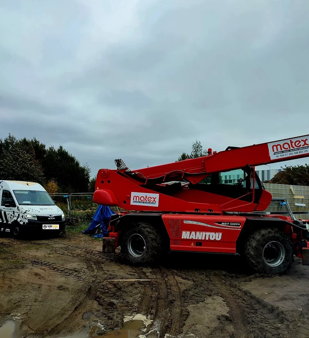 MANITOU ROTARY TELEHANDLER MRT 2550 5.1L