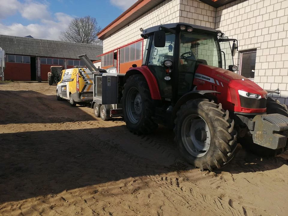 Massey Ferguson 5700SL Series 5710SL 4.4L