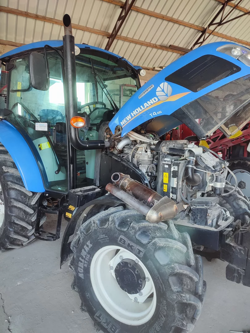2. NEW HOLLAND T4 T4.65 2.9L